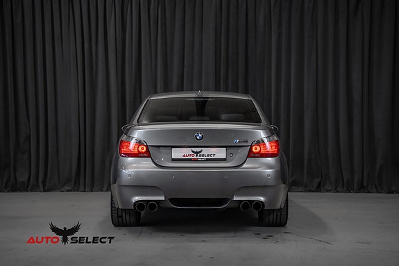 BMW M5 10 of 30