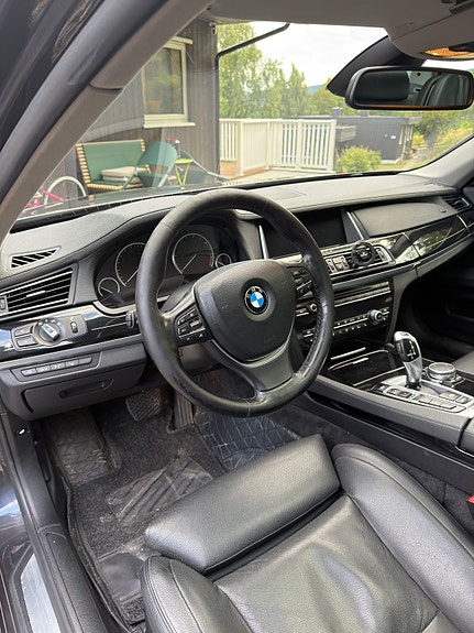 BMW 740d 8 of 22