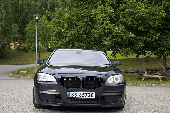 BMW 740d 3 of 22