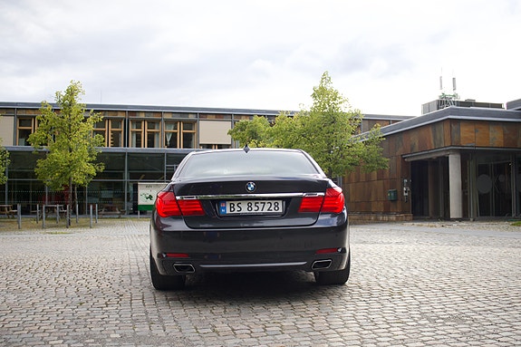 BMW 740d 6 of 22