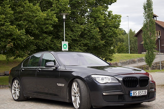 BMW 740d 4 of 22