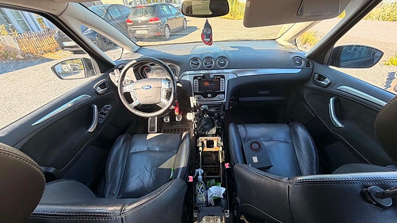 Ford S-MAX 11 of 30