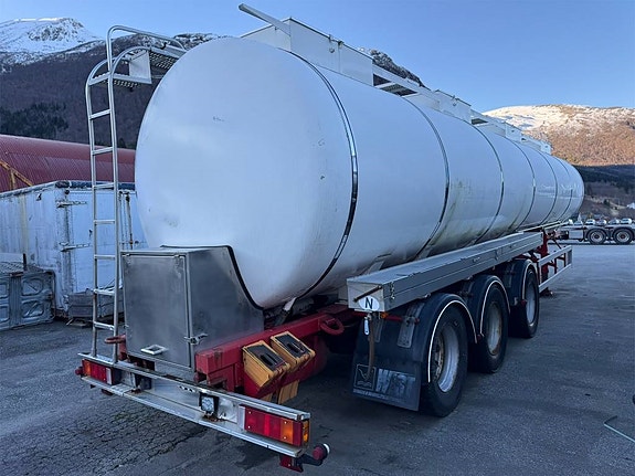 Andre Schrader tank trailer 32 m2