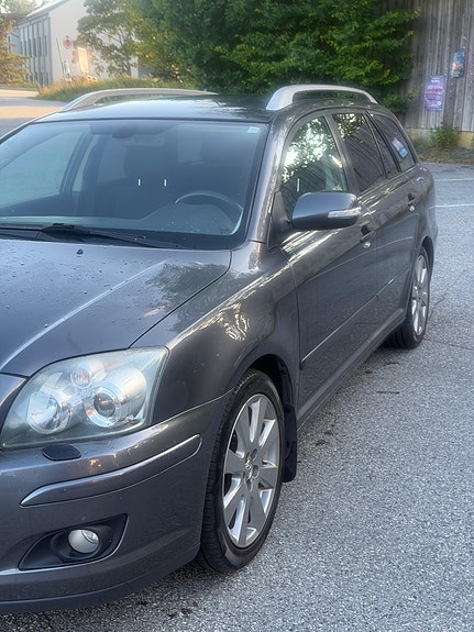 Toyota Avensis 15 of 23