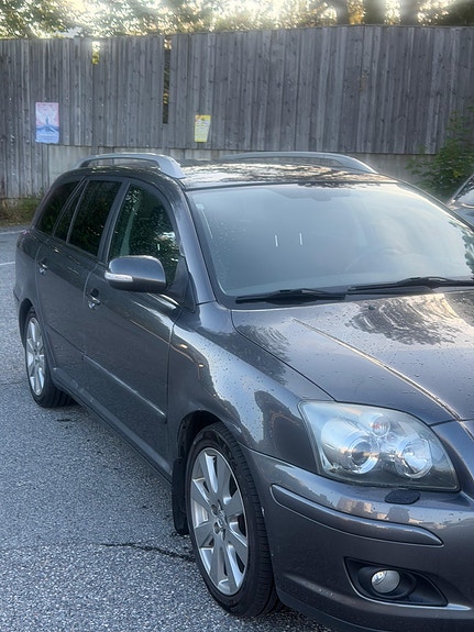 Toyota Avensis 19 of 23