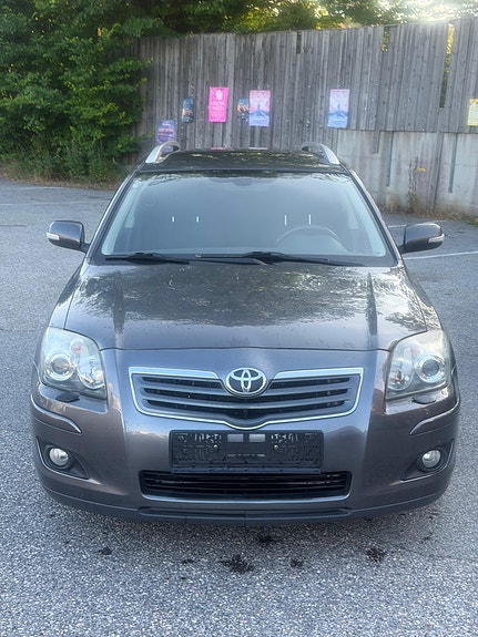 Toyota Avensis 4 of 23
