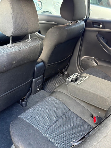 Toyota Avensis 21 of 23
