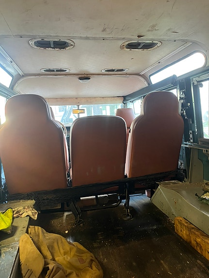 Land Rover 109 9 of 19