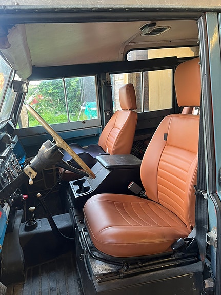 Land Rover 109 6 of 19