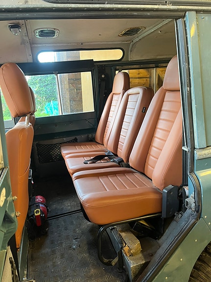 Land Rover 109 8 of 19