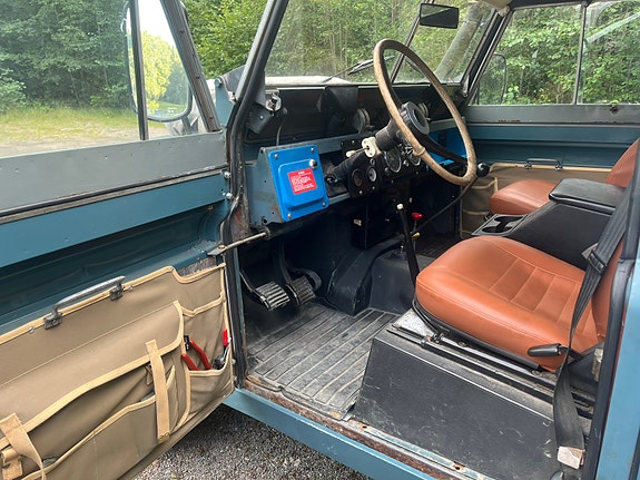Land Rover 109 7 of 19
