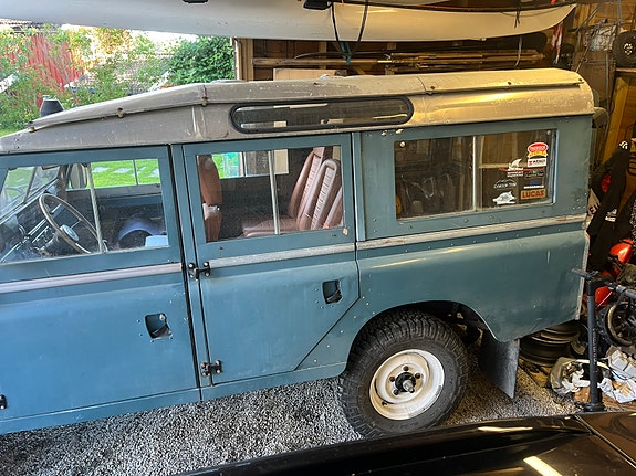 Land Rover 109 11 of 19