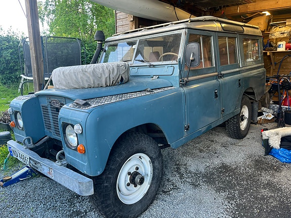 Land Rover 109 5 of 19