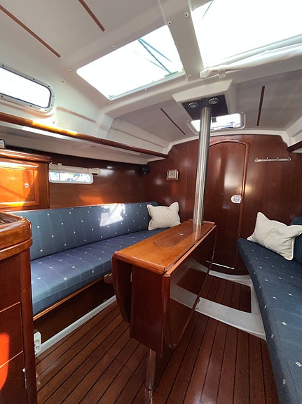 Pent holdt 2005 mod. Beneteau Oceanis Clipper 323 – Ligger i Leangbukta i Asker 14 of 30