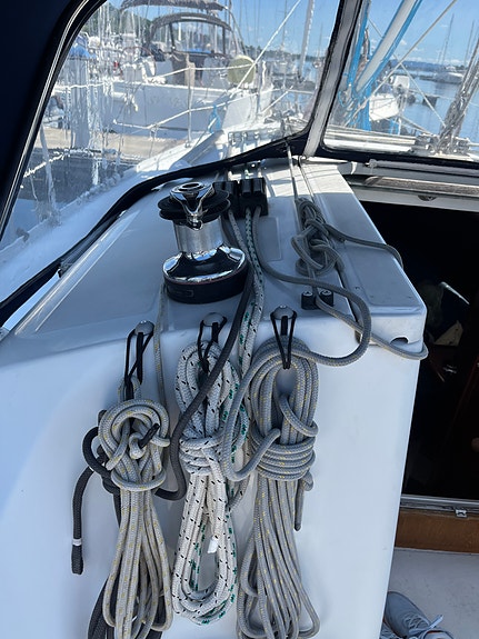 Pent holdt 2005 mod. Beneteau Oceanis Clipper 323 – Ligger i Leangbukta i Asker 12 of 30