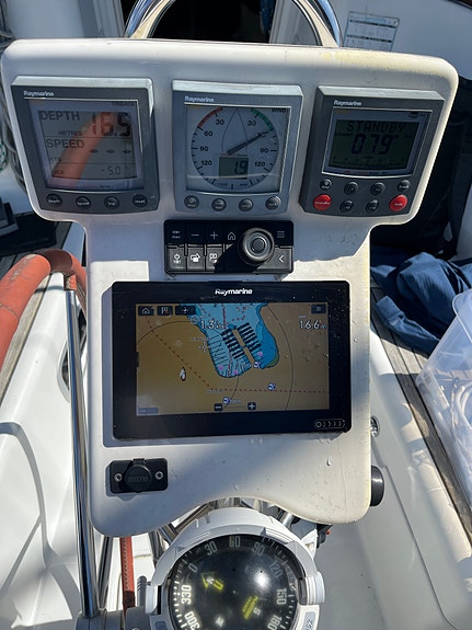 Pent holdt 2005 mod. Beneteau Oceanis Clipper 323 – Ligger i Leangbukta i Asker 7 of 30