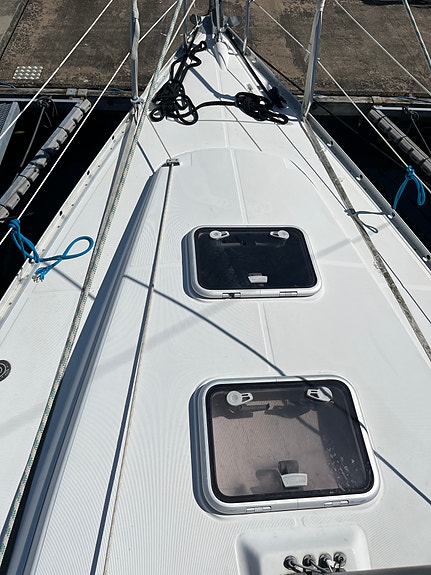Pent holdt 2005 mod. Beneteau Oceanis Clipper 323 – Ligger i Leangbukta i Asker 10 of 30