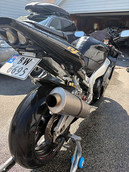 Yamaha YZF-R1 5 of 6
