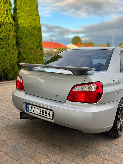 Subaru Impreza 7 of 28