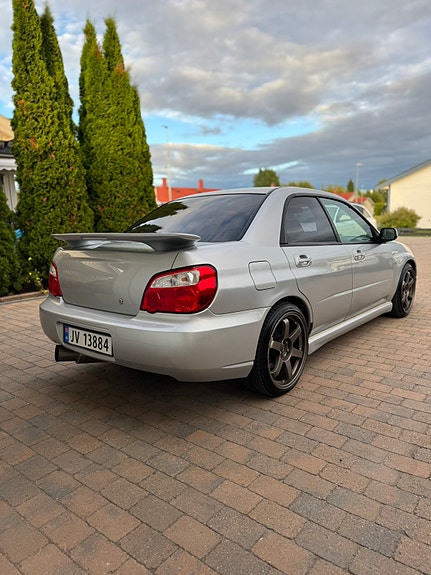 Subaru Impreza 4 of 28