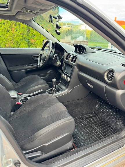 Subaru Impreza 17 of 28