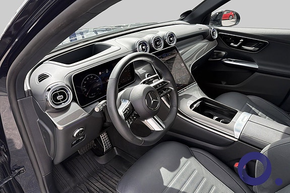 Mercedes-Benz GLC300 e 13 of 22