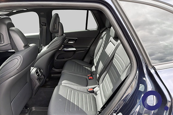 Mercedes-Benz GLC300 e 11 of 22