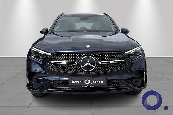 Mercedes-Benz GLC300 e 9 of 22
