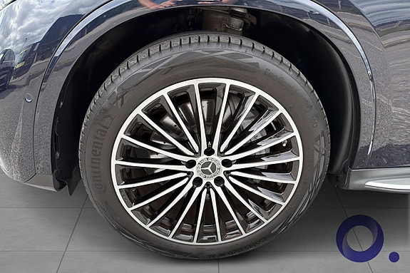 Mercedes-Benz GLC300 e 10 of 22