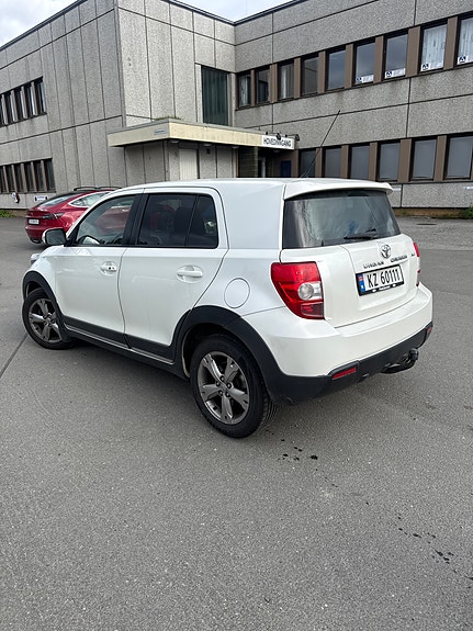 Toyota Urban Cruiser 4 of 9