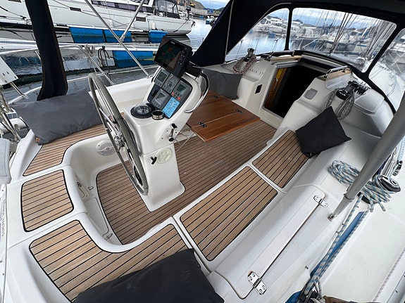 Flott og godt utstyrt Bavaria 37 AC selges - Ligger i Stavanger 9 of 30