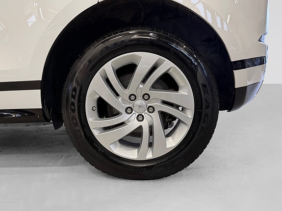 Land Rover Range Rover Evoque 7 of 30
