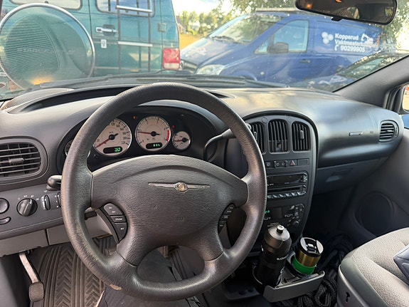 Chrysler Grand Voyager 3 of 9