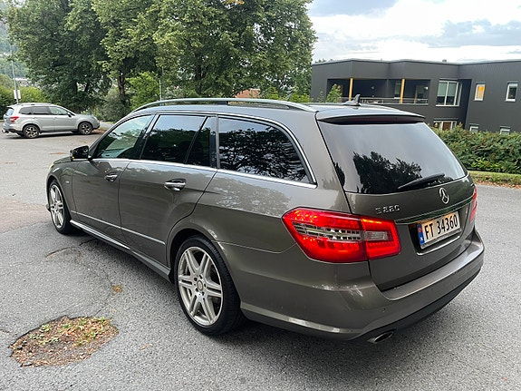 Mercedes-Benz E220 d 7 of 18