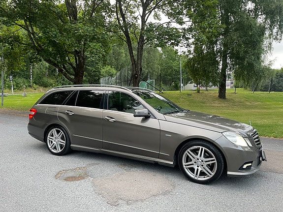 Mercedes-Benz E220 d 3 of 18