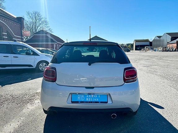 Citroen DS3 4 of 17