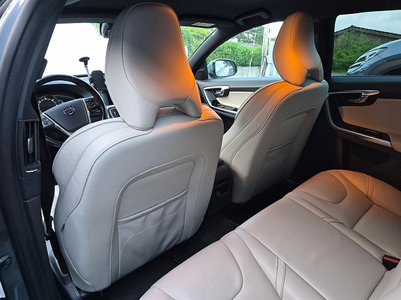 Volvo V60 12 of 30