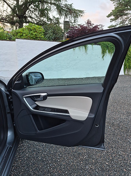 Volvo V60 14 of 30
