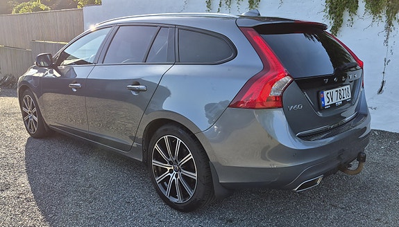 Volvo V60 4 of 30