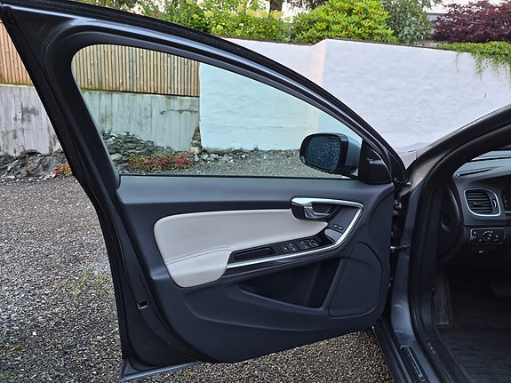 Volvo V60 15 of 30