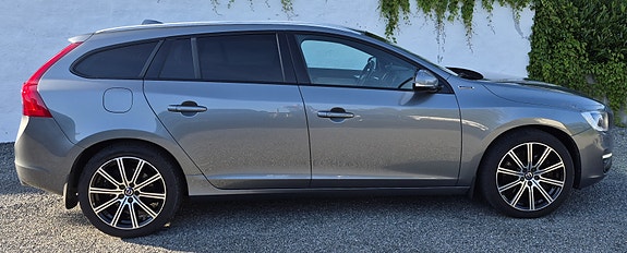 Volvo V60 5 of 30