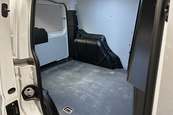 Volkswagen Caddy 26 of 28