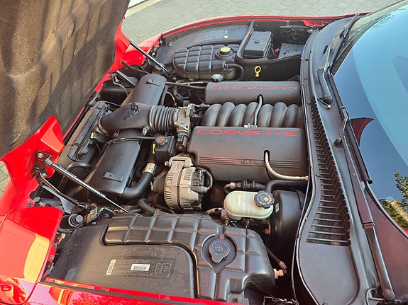 Chevrolet Corvette 11 of 17