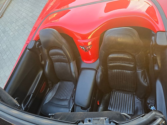 Chevrolet Corvette 16 of 17