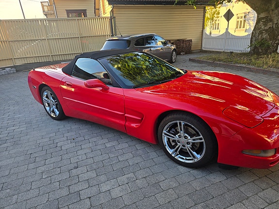Chevrolet Corvette 6 of 17