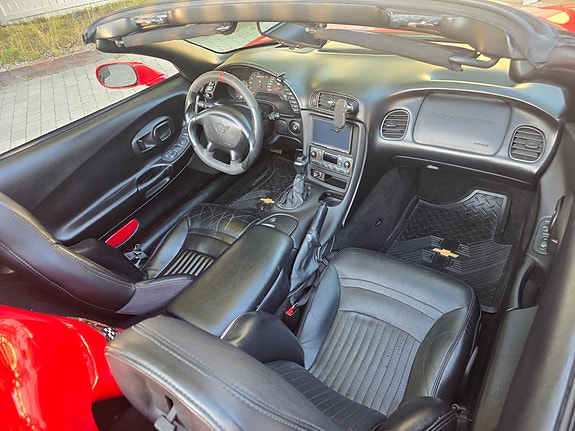 Chevrolet Corvette 13 of 17