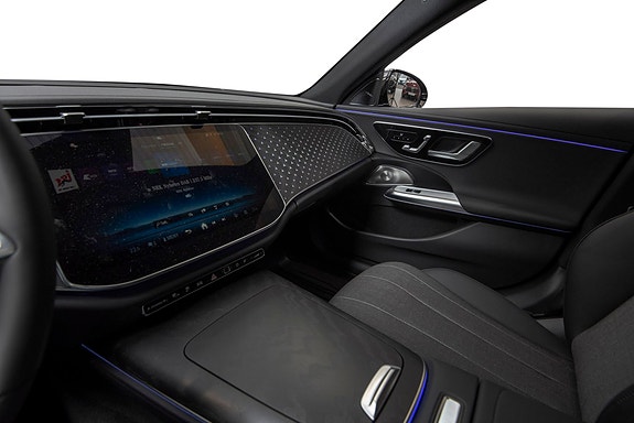 Mercedes-Benz E300 de 13 of 30