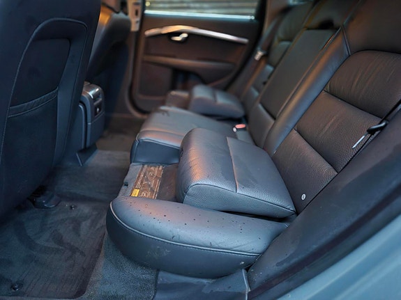 Volvo V70 11 of 15