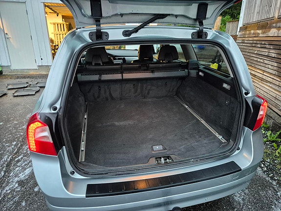 Volvo V70 8 of 15