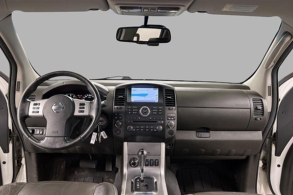 Nissan Navara 9 of 23